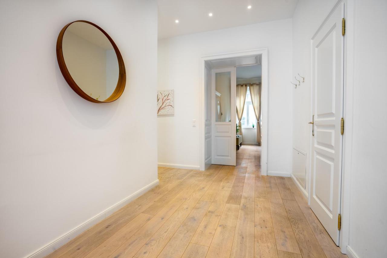 Modernes Apartment Im Charmanten Cottage Viertel Vienna Exterior photo