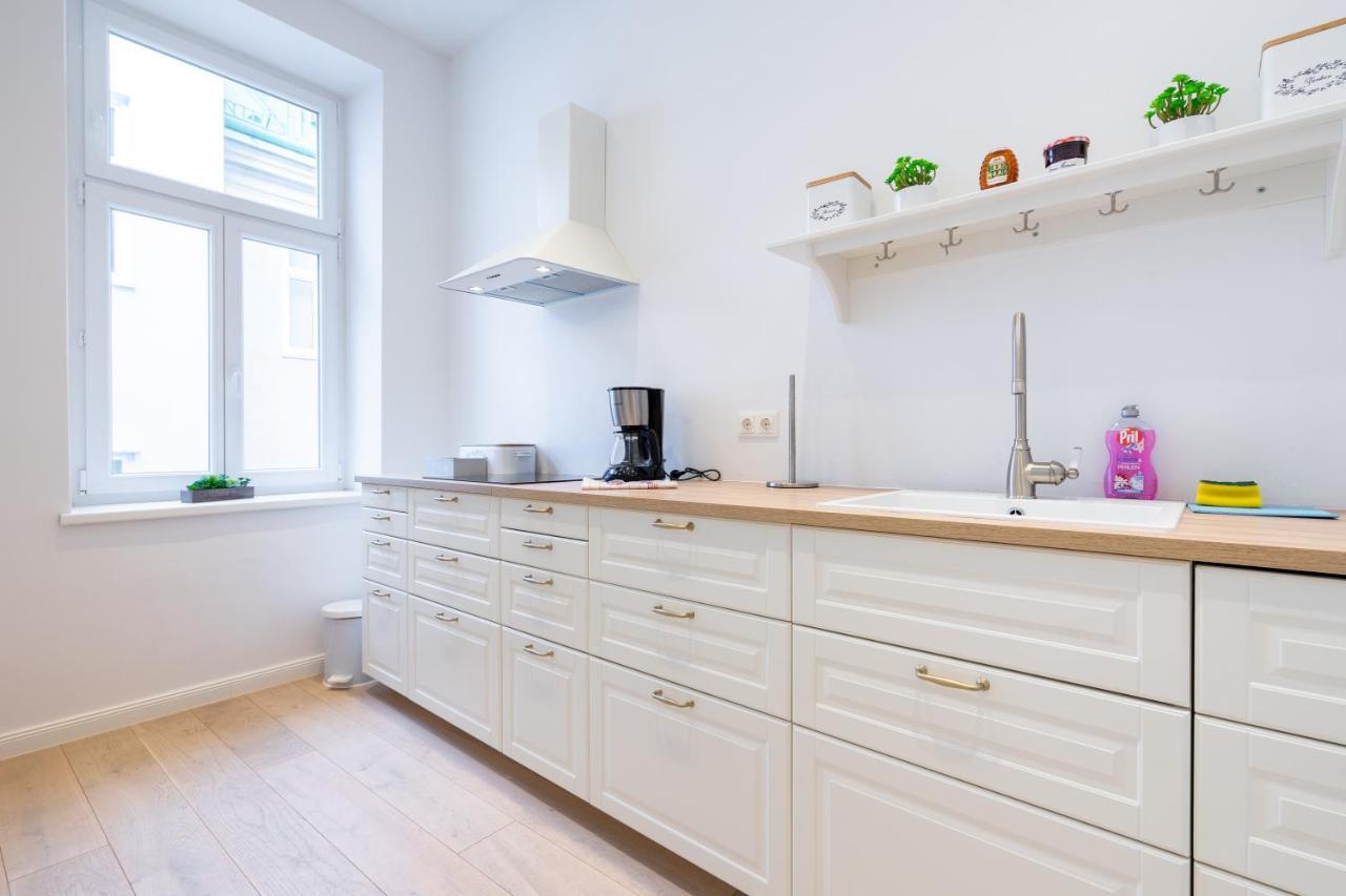 Modernes Apartment Im Charmanten Cottage Viertel Vienna Exterior photo