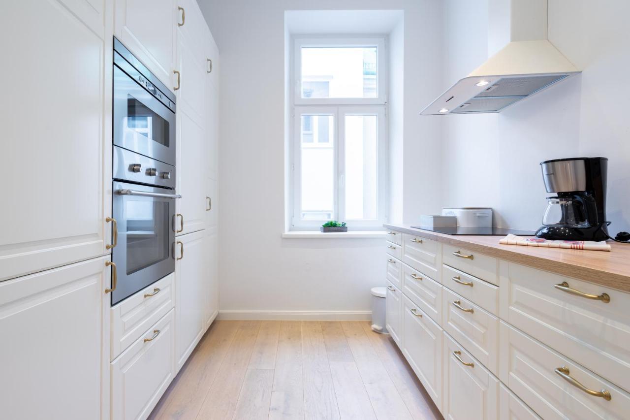 Modernes Apartment Im Charmanten Cottage Viertel Vienna Exterior photo